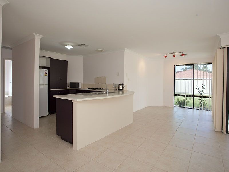 37 Serpentine Meander, Gosnells WA 6110