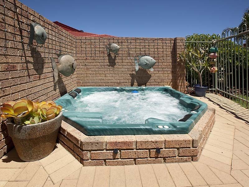 10 Gimlet Place, Thornlie WA 6108