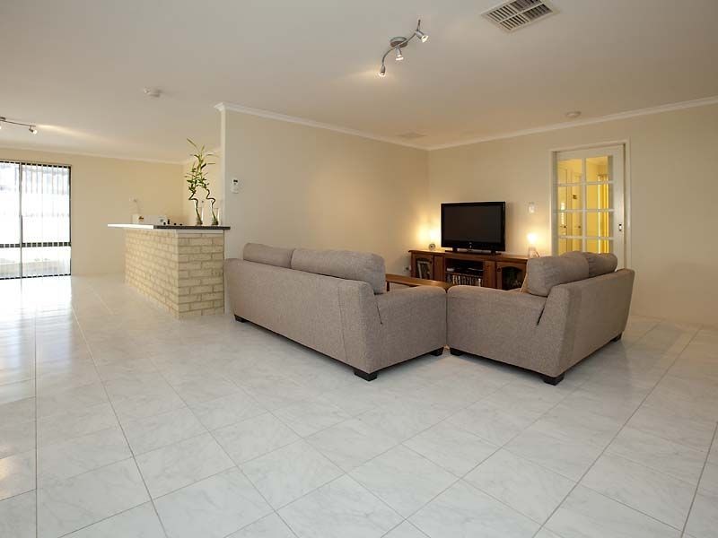 9 Ashford Road, High Wycombe WA 6057