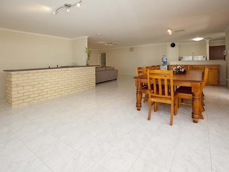 9 Ashford Road, High Wycombe WA 6057