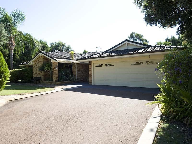 34 Livingstone Drive, Canning Vale WA 6155