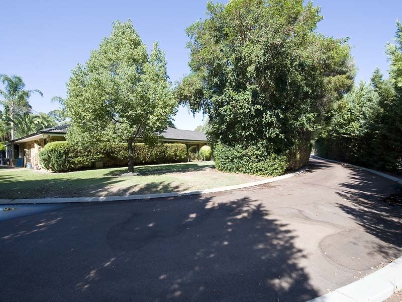34 Livingstone Drive, Canning Vale WA 6155
