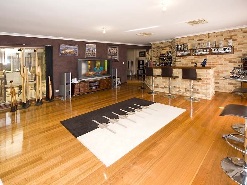 34 Livingstone Drive, Canning Vale WA 6155