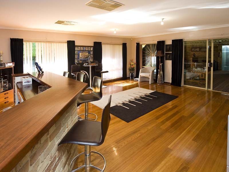 34 Livingstone Drive, Canning Vale WA 6155