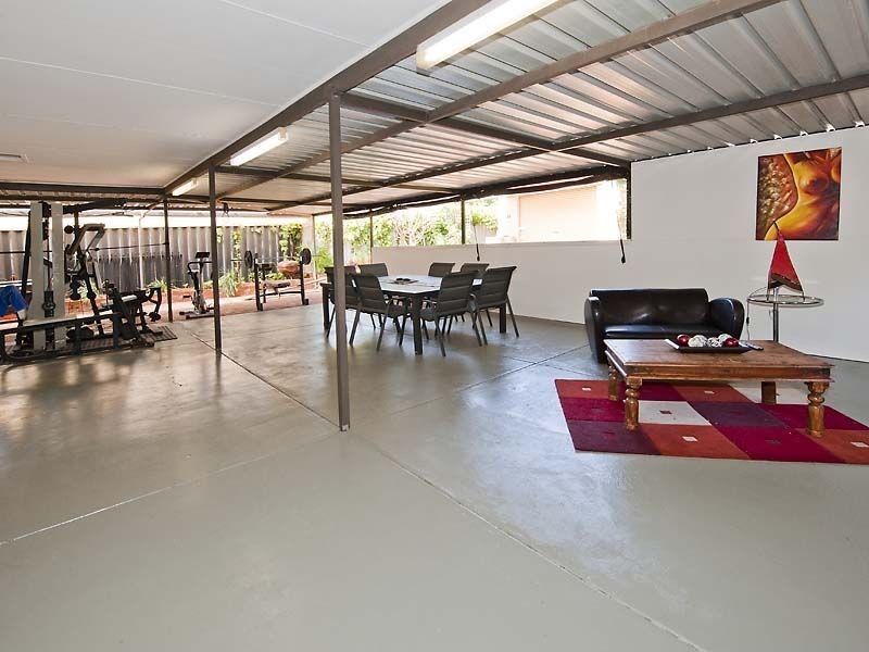 4 Jana Road, Thornlie WA 6108