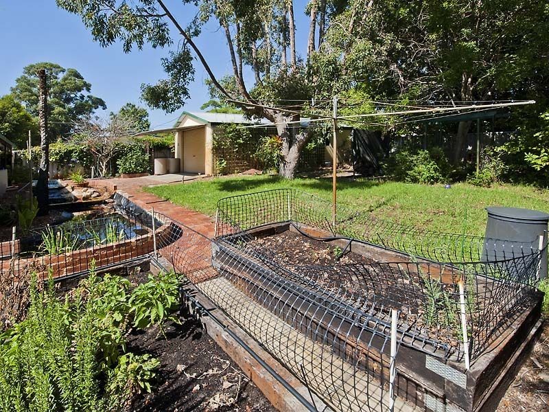 4 Jana Road, Thornlie WA 6108