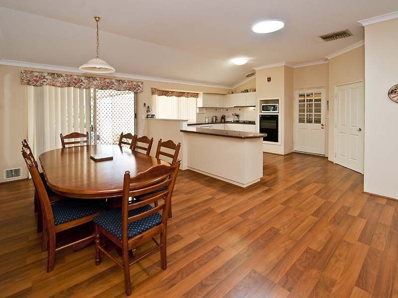 6 Nutbush Court, Thornlie WA 6108