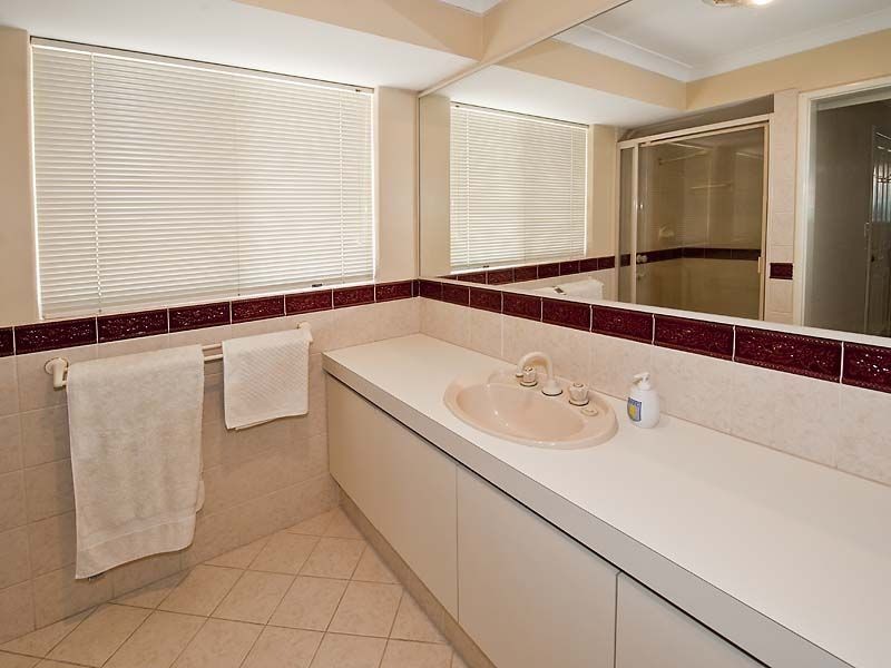 6 Nutbush Court, Thornlie WA 6108