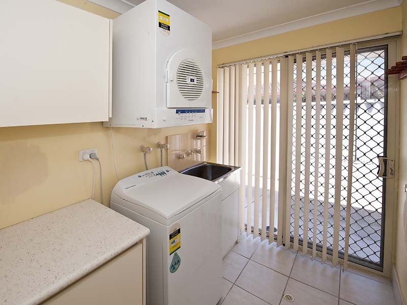 6 Nutbush Court, Thornlie WA 6108