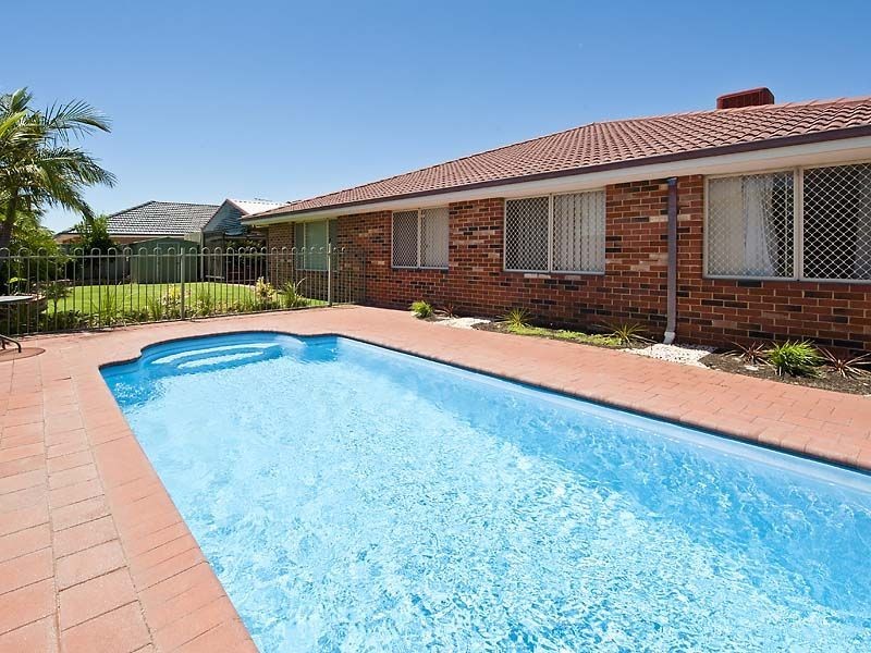 6 Nutbush Court, Thornlie WA 6108