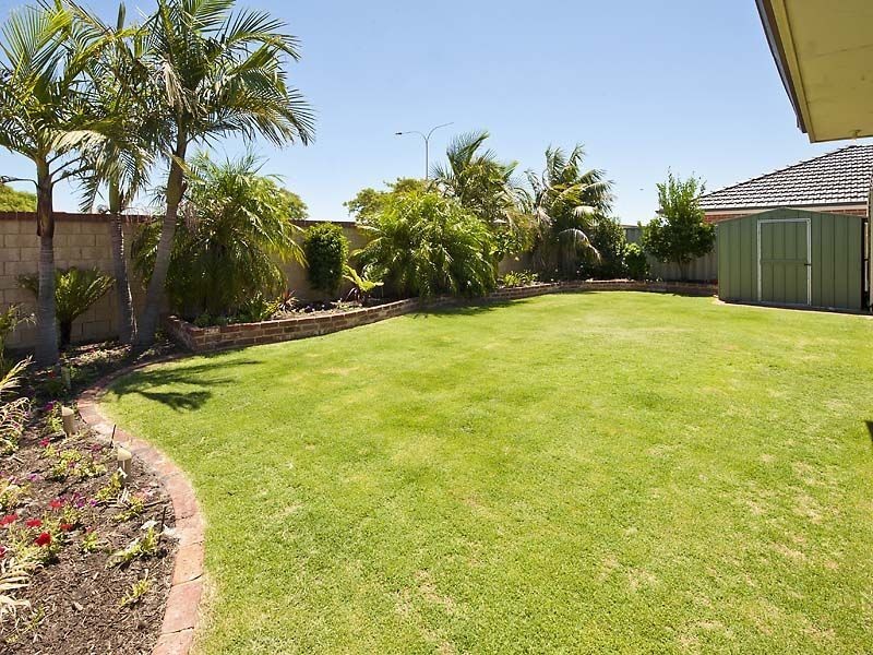 6 Nutbush Court, Thornlie WA 6108