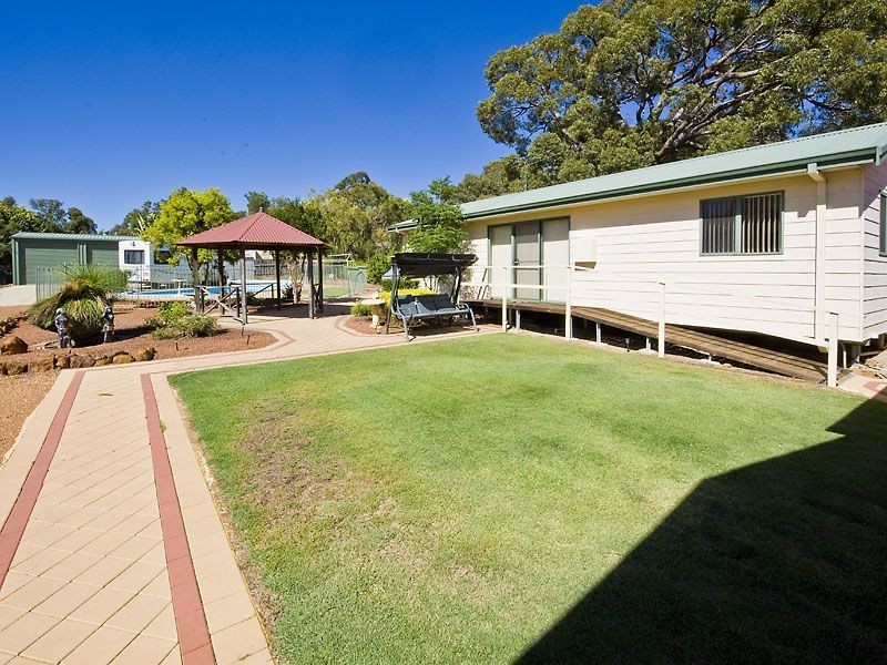 193 Grove Road, Lesmurdie WA 6076