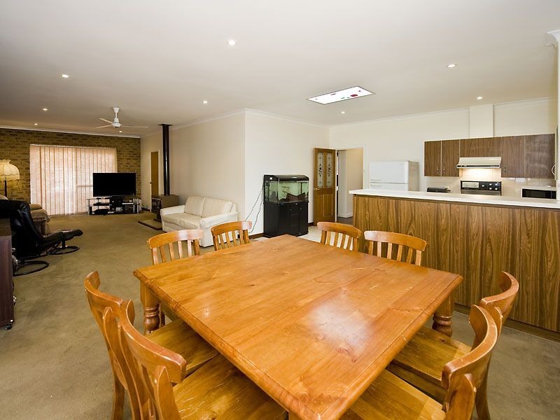 193 Grove Road, Lesmurdie WA 6076