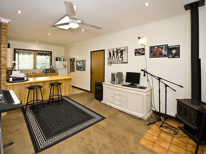 193 Grove Road, Lesmurdie WA 6076