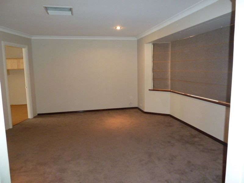 59 Grenadier Drive, Thornlie WA 6108