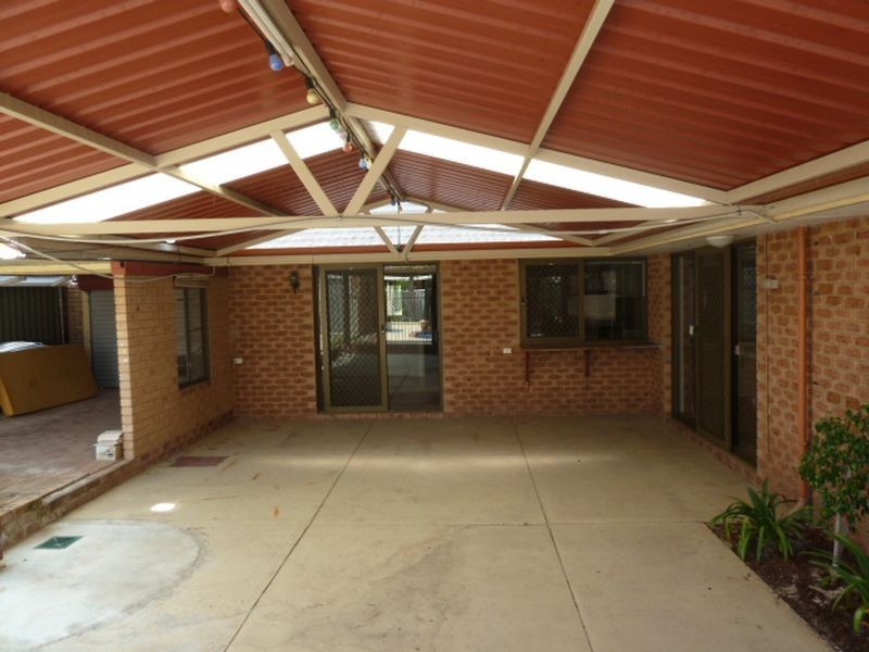 59 Grenadier Drive, Thornlie WA 6108