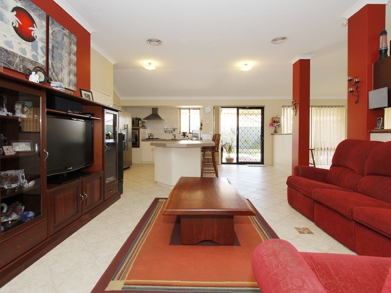 152 Southacre Drive, Canning Vale WA 6155