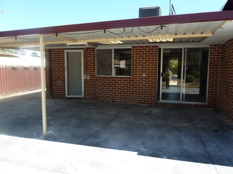 9 Chevalier Way, Thornlie WA 6108