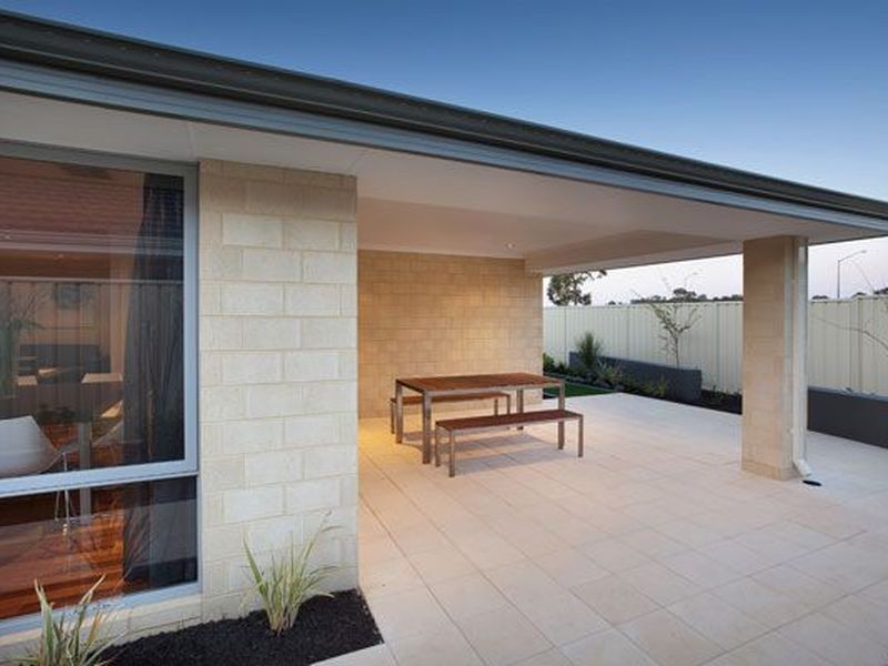 1 Jasper Way, Lakelands WA 6180