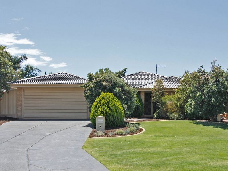 43 Redheart Drive, Thornlie WA 6108