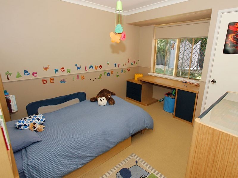 43 Redheart Drive, Thornlie WA 6108