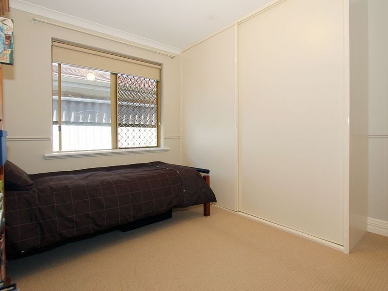 43 Redheart Drive, Thornlie WA 6108