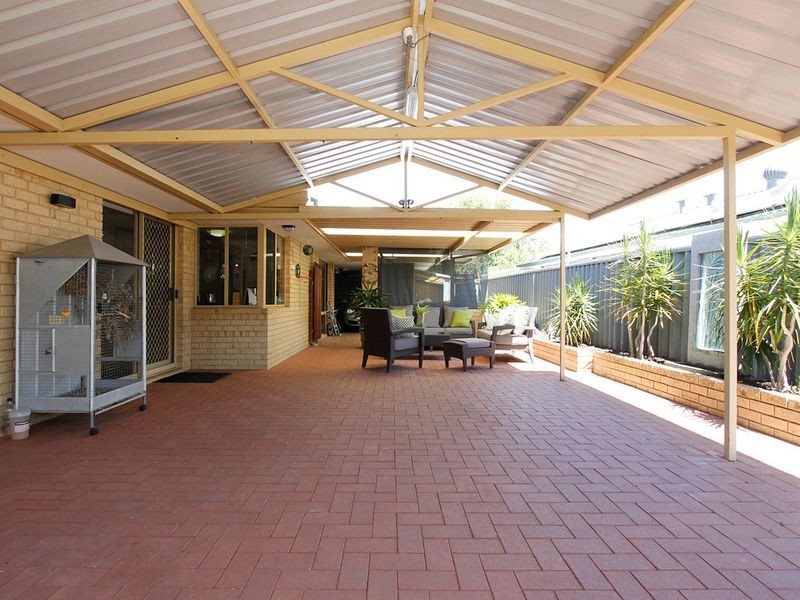 43 Redheart Drive, Thornlie WA 6108