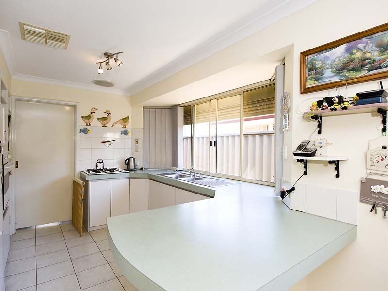 2/25 Tea Tree Way, Thornlie WA 6108