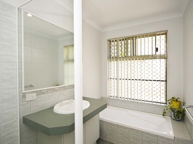 2/25 Tea Tree Way, Thornlie WA 6108