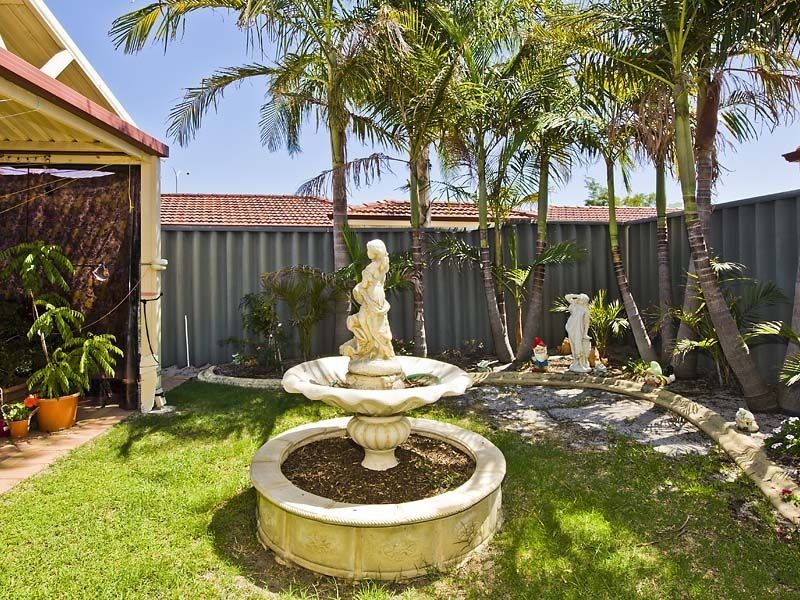 2/25 Tea Tree Way, Thornlie WA 6108