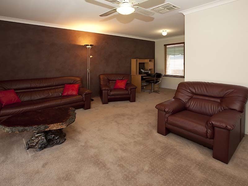 8 Chamberlain Street, Gosnells WA 6110