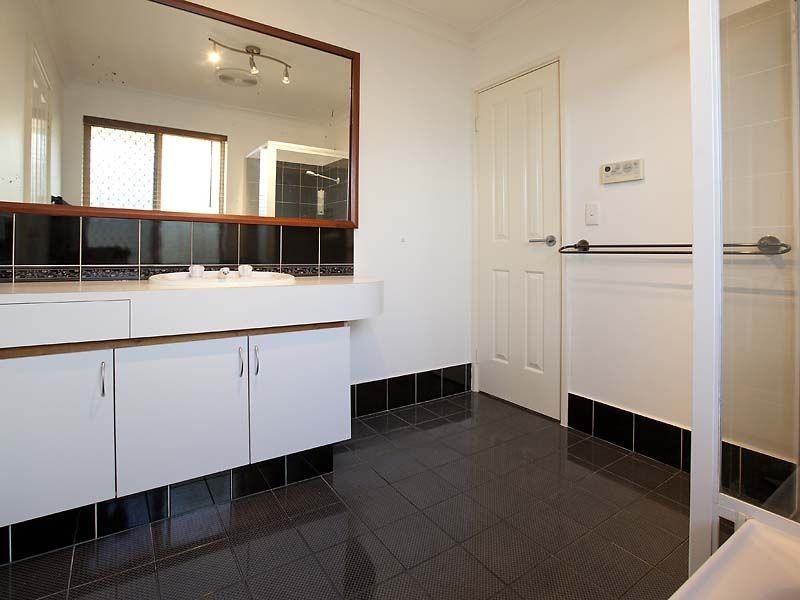 8 Chamberlain Street, Gosnells WA 6110