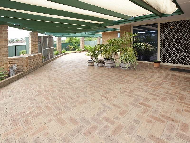 8 Chamberlain Street, Gosnells WA 6110