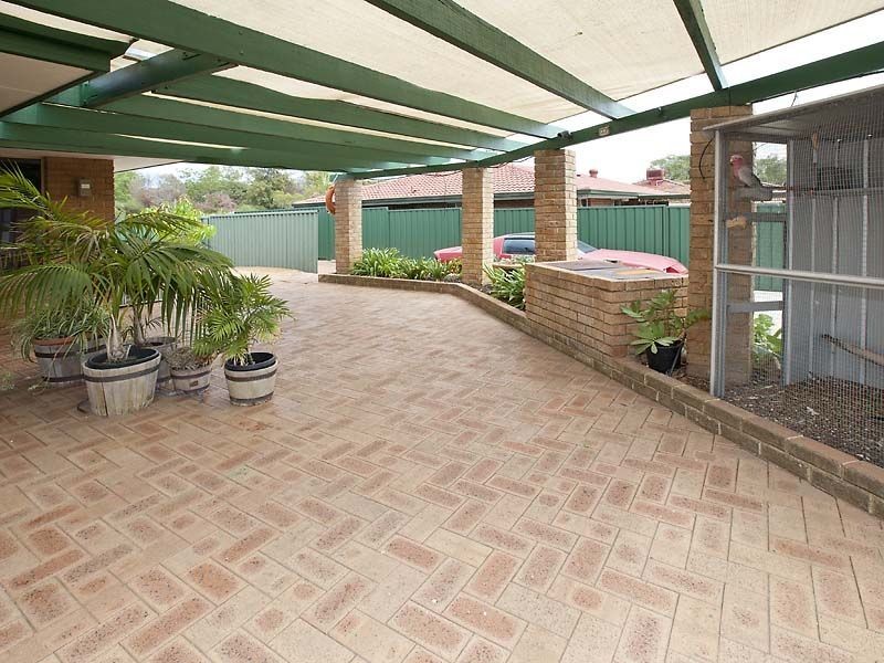 8 Chamberlain Street, Gosnells WA 6110