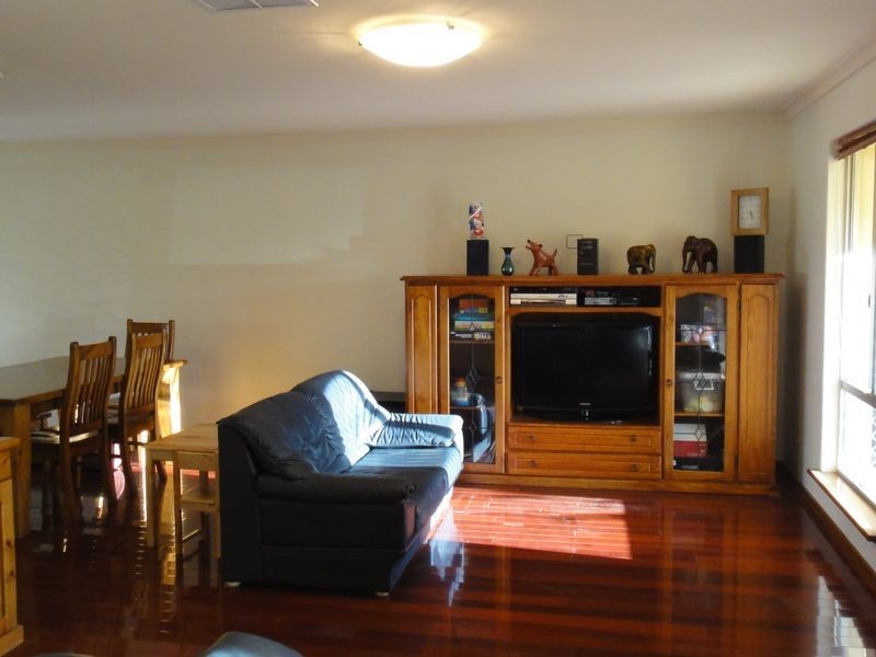 12 Gaze Court, Thornlie WA 6108
