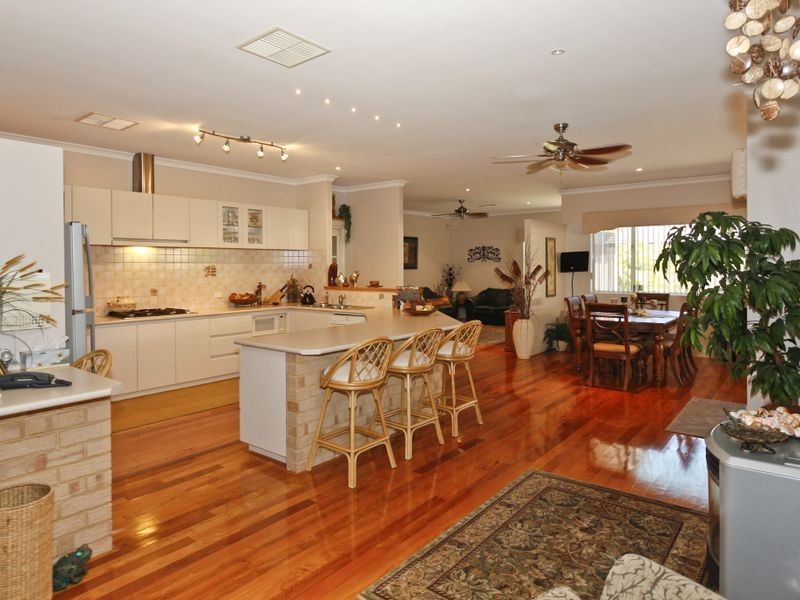 15 McKim Street, Canning Vale WA 6155