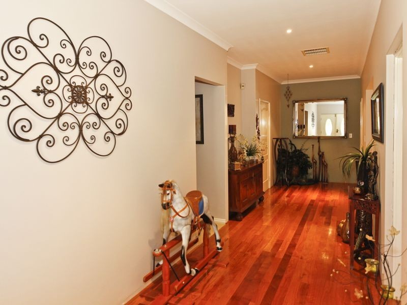 15 McKim Street, Canning Vale WA 6155