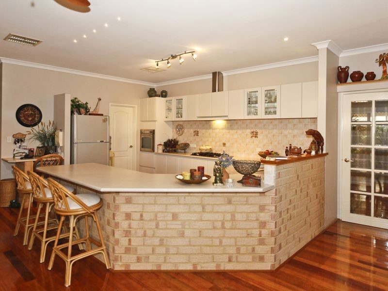 15 McKim Street, Canning Vale WA 6155