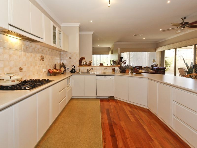 15 McKim Street, Canning Vale WA 6155