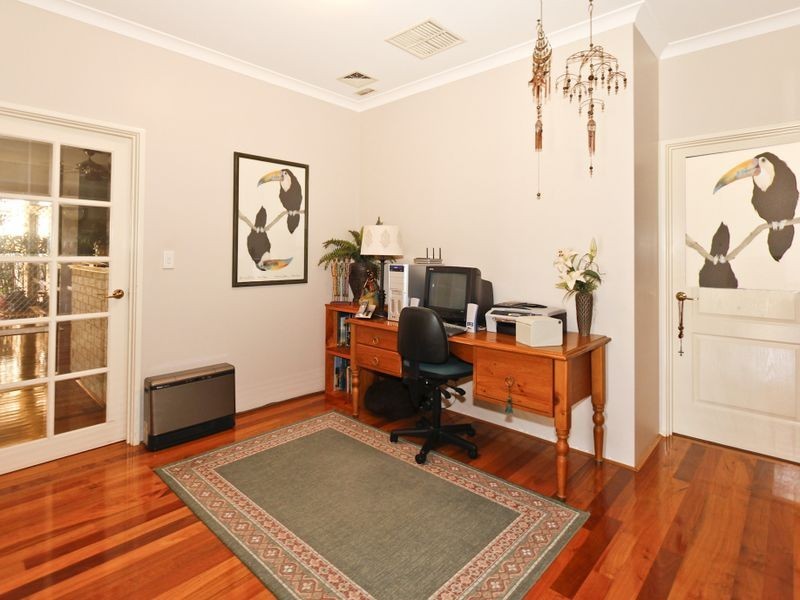 15 McKim Street, Canning Vale WA 6155