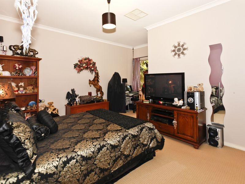 15 McKim Street, Canning Vale WA 6155