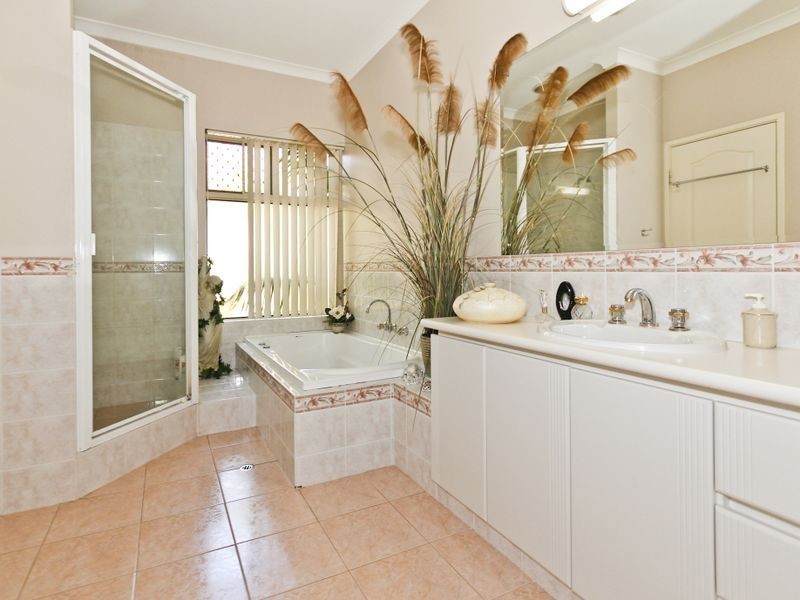 15 McKim Street, Canning Vale WA 6155