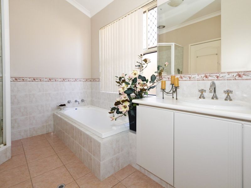 15 McKim Street, Canning Vale WA 6155