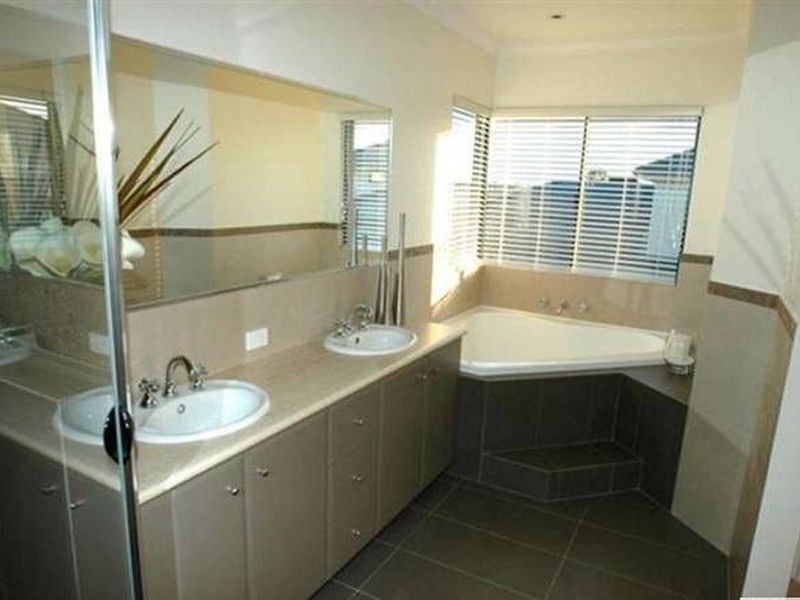 198 Wright Road, Harrisdale WA 6112