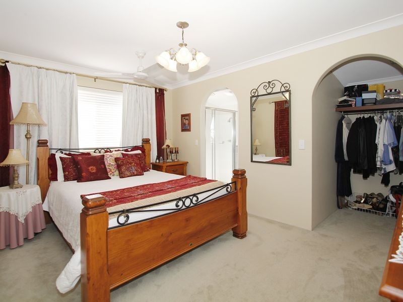 18 Crusader Drive, Thornlie WA 6108