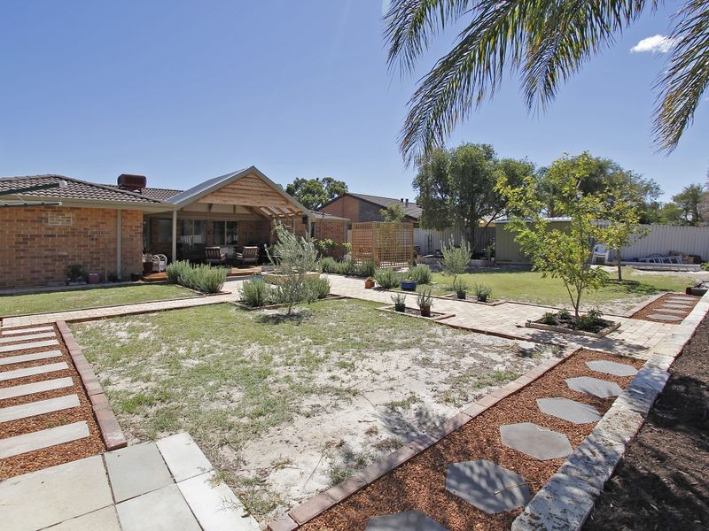 18 Crusader Drive, Thornlie WA 6108