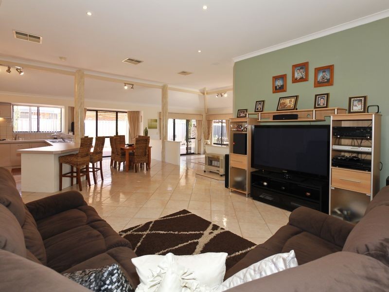 23 Solanum Gardens, Canning Vale WA 6155