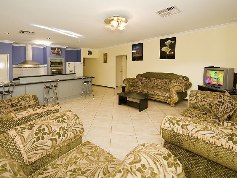 22 Tarradee Circuit, Thornlie WA 6108