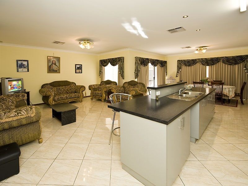 22 Tarradee Circuit, Thornlie WA 6108