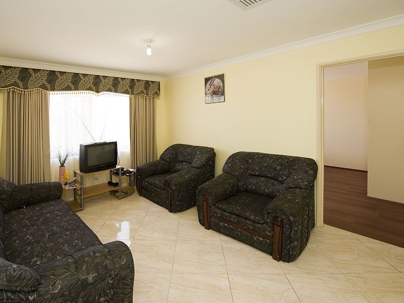 22 Tarradee Circuit, Thornlie WA 6108